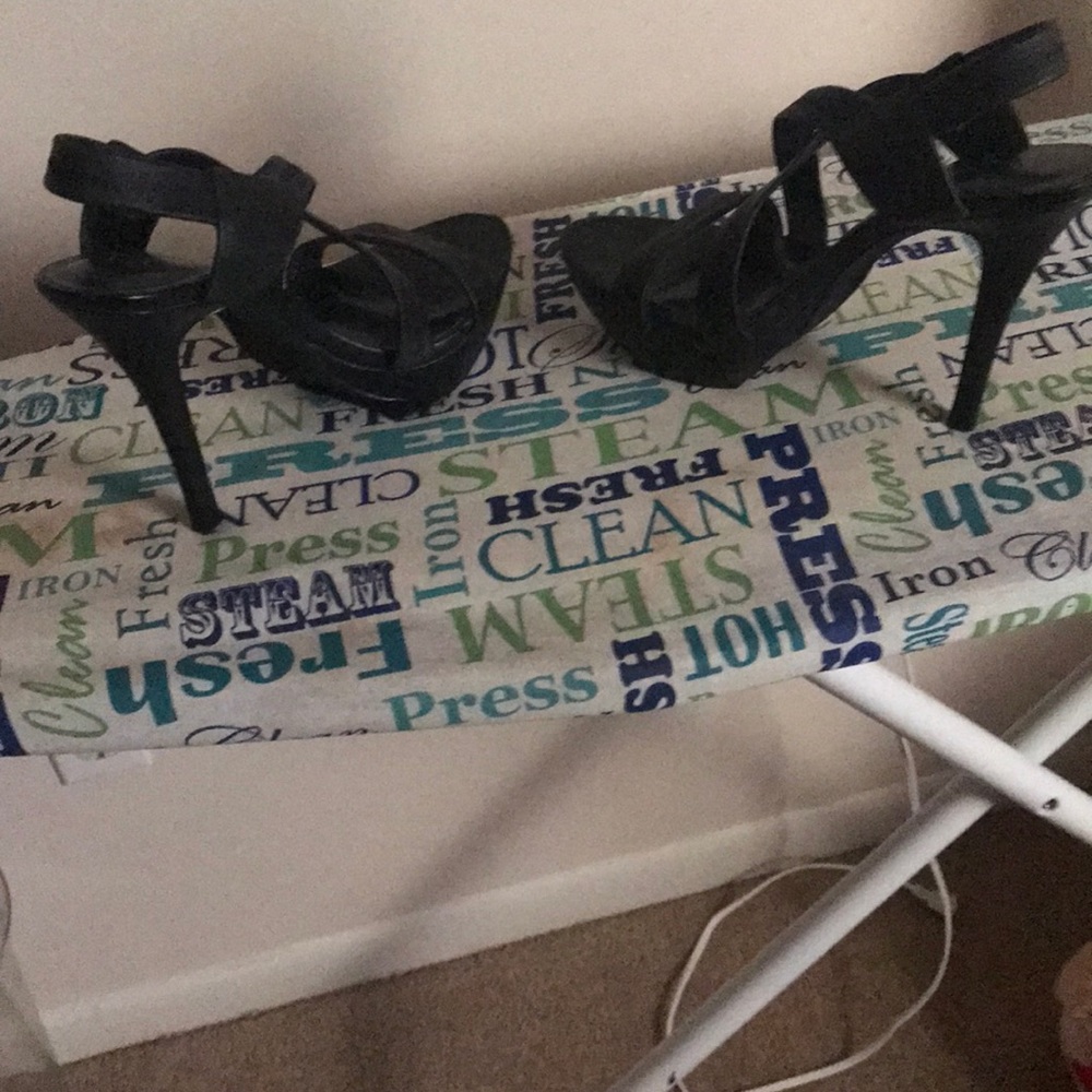 Heels - Picture 2 of 2